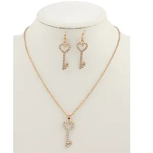 JAN44139 - Rhinestone Key Pendant Necklace