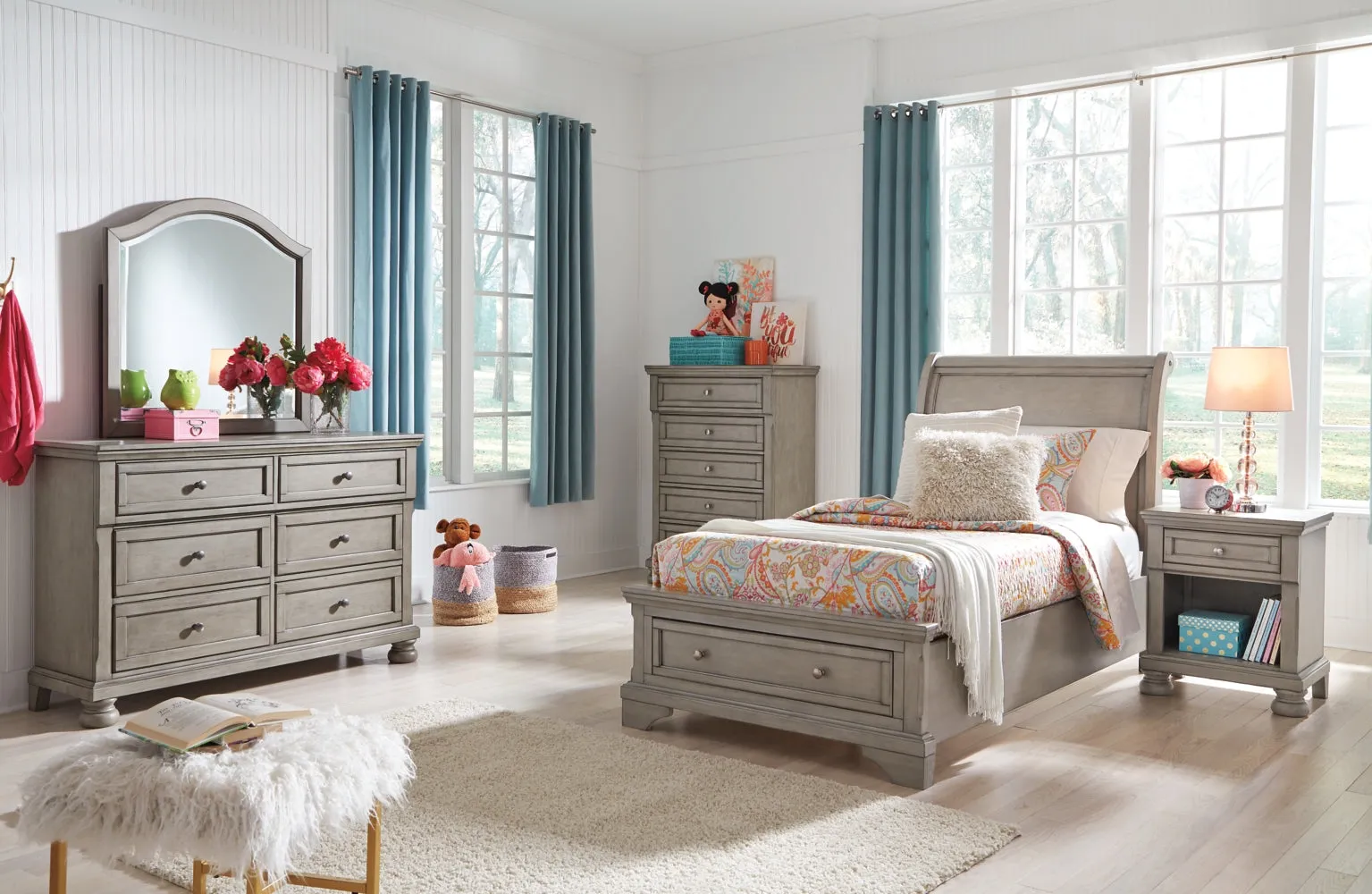 Lettner Twin Sleigh Bed with Mirrored Dresser