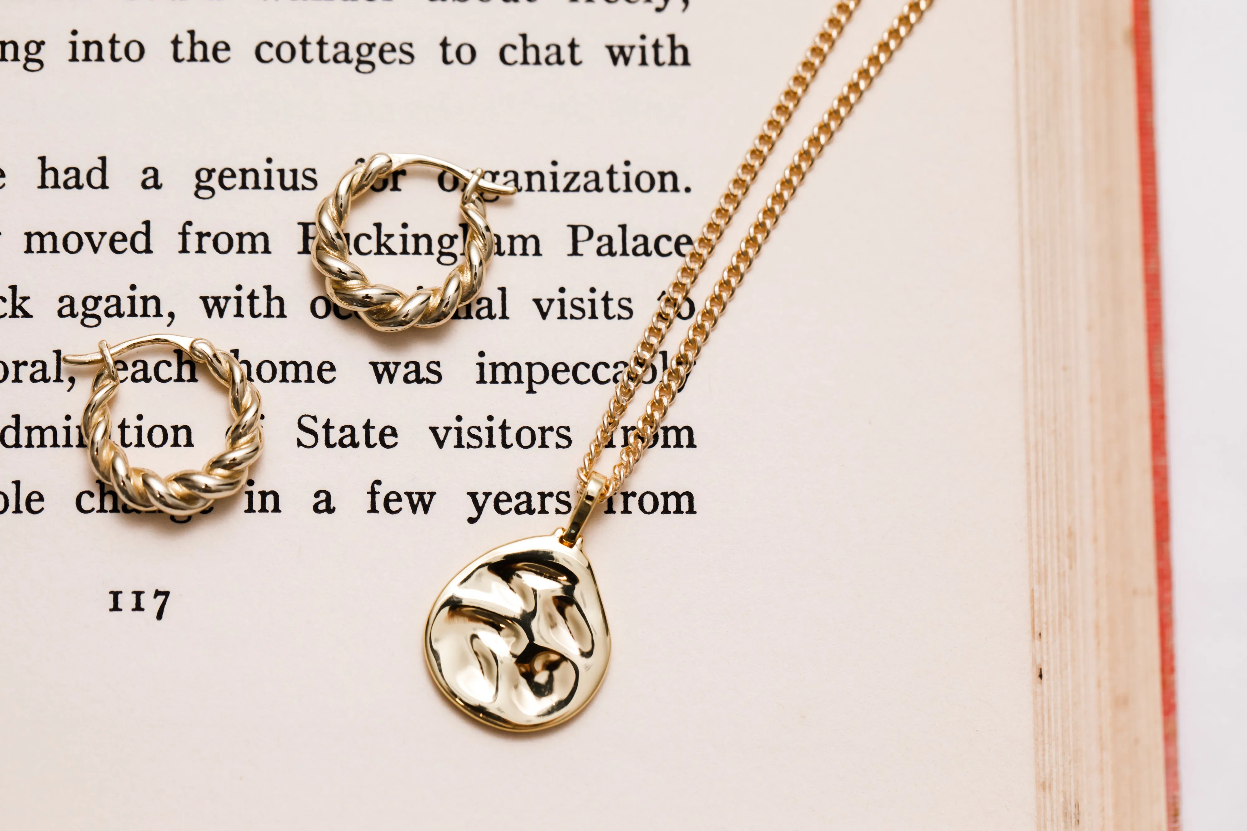 oceana necklace { gold }