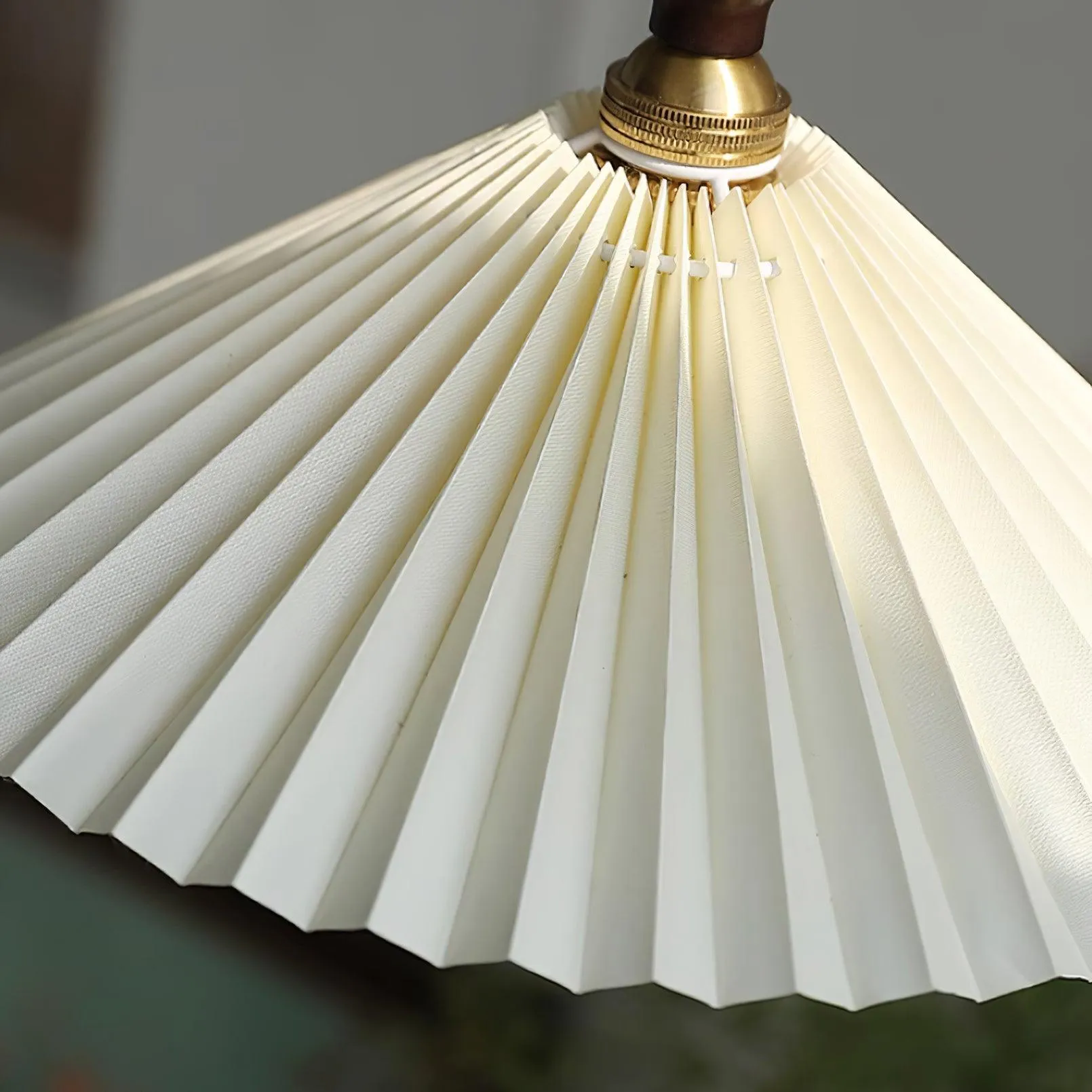 Prairie Pleated Pendant Lamp