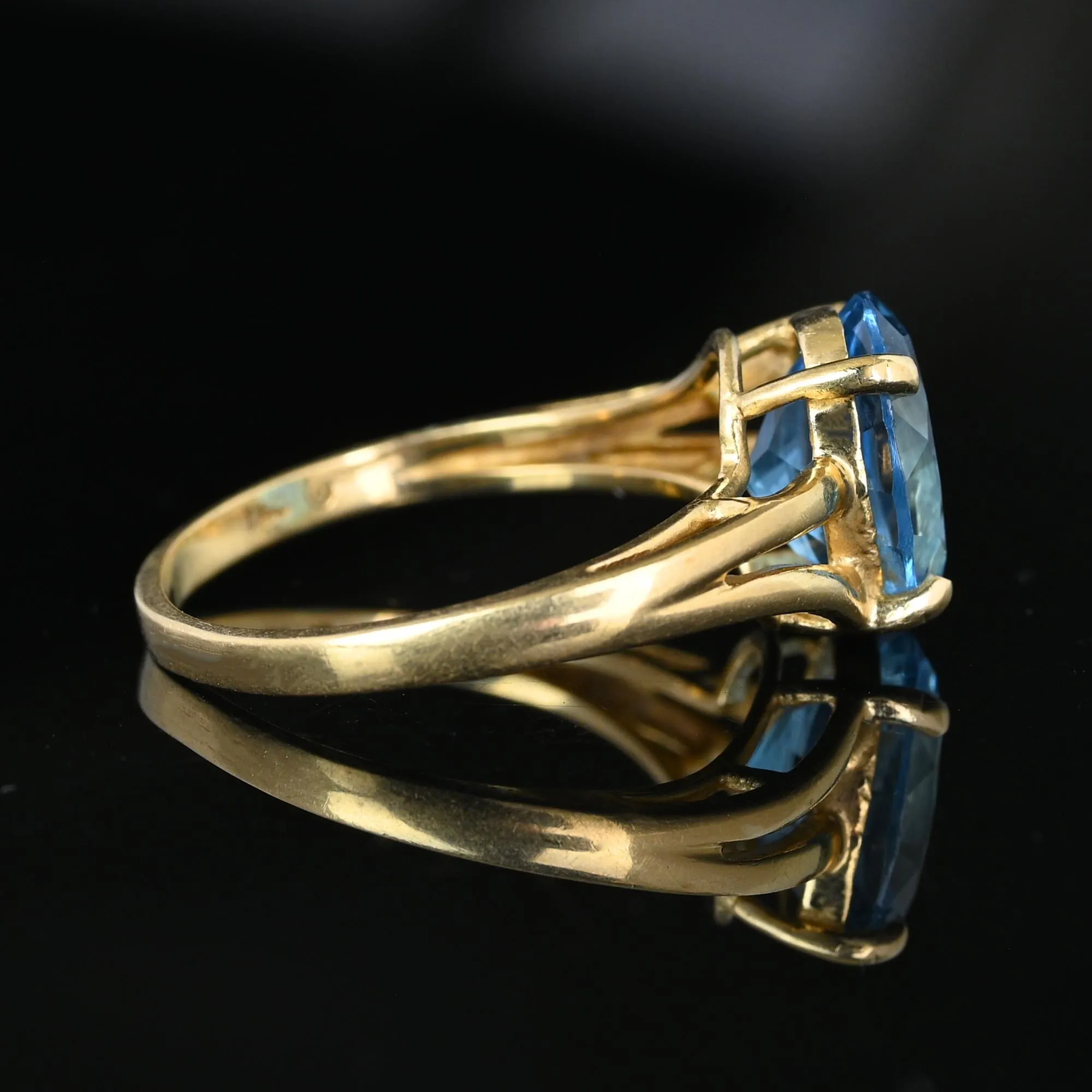 Vintage MidCentury 14K Gold Oval Blue Topaz Ring